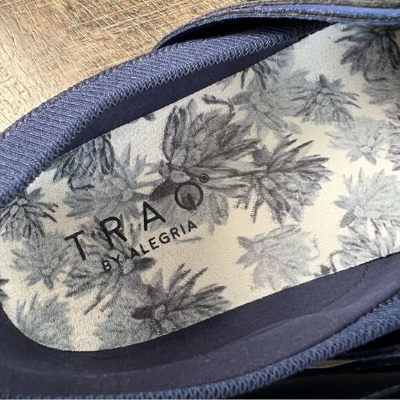Alegria Traq Qutie Crochet Navy Mary Jane Walking Shoes Size 41 US 10.5 Smart - Picture 6 of 11